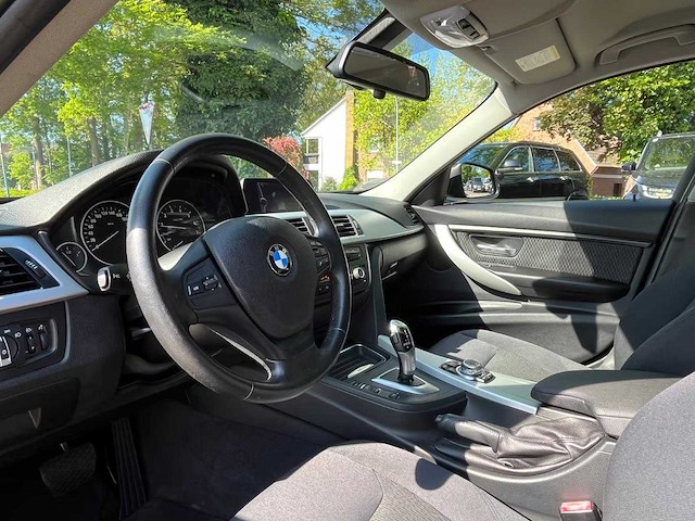Bmw 320i f30 saloon modern line automaat, 3610 - afbeelding 14 van  31