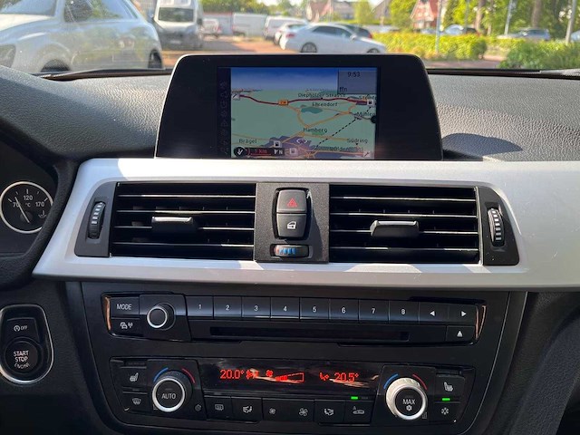 Bmw 320i f30 saloon modern line automaat, 3610 - afbeelding 19 van  31