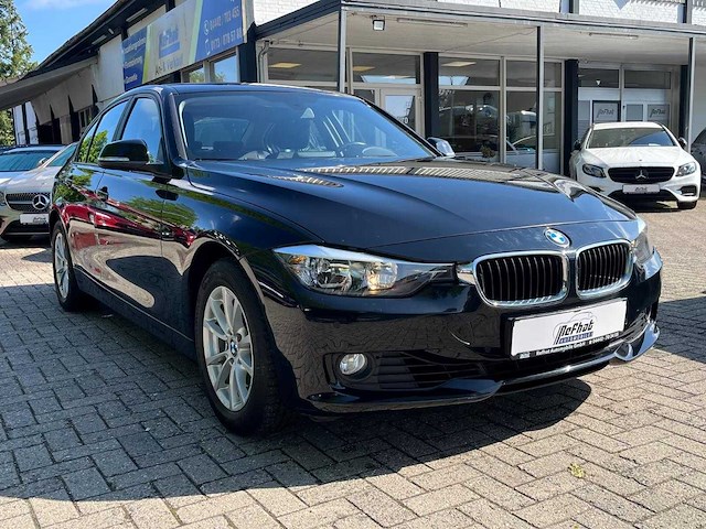 Bmw 320i f30 saloon modern line automaat, 3610 - afbeelding 26 van  31