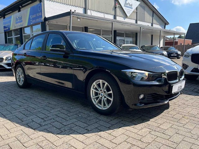 Bmw 320i f30 saloon modern line automaat, 3610 - afbeelding 27 van  31