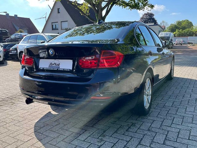 Bmw 320i f30 saloon modern line automaat, 3610 - afbeelding 29 van  31