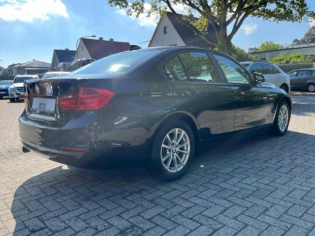 Bmw 320i f30 saloon modern line automaat, 3610 - afbeelding 28 van  31