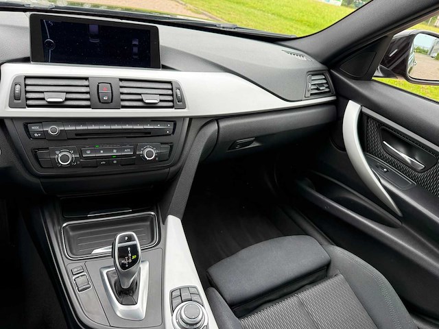 Bmw 320i high executive automotive - afbeelding 2 van  22