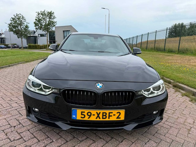 Bmw 320i high executive automotive - afbeelding 16 van  22