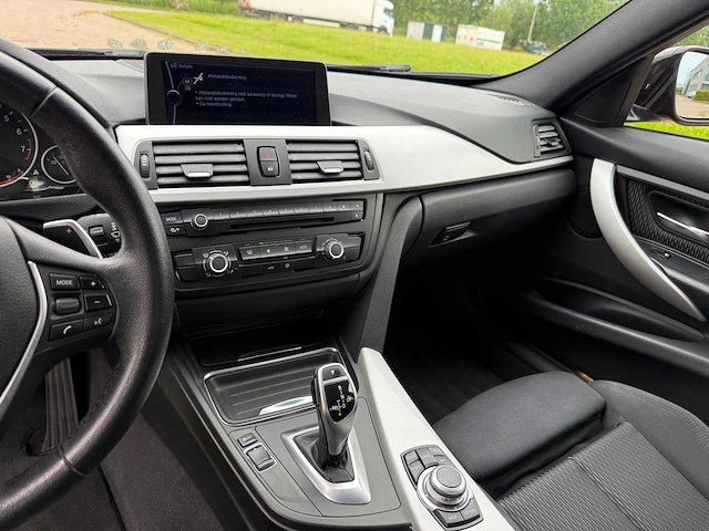 Bmw 320i high executive automotive - afbeelding 22 van  22