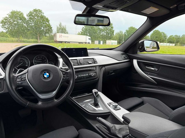 Bmw 320i high executive automotive - afbeelding 20 van  22