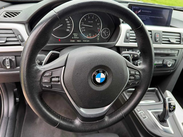 Bmw 320i high executive automotive - afbeelding 21 van  22