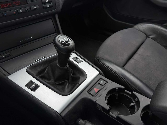 Bmw 320i sedan, tz-vl-83 - afbeelding 13 van  20