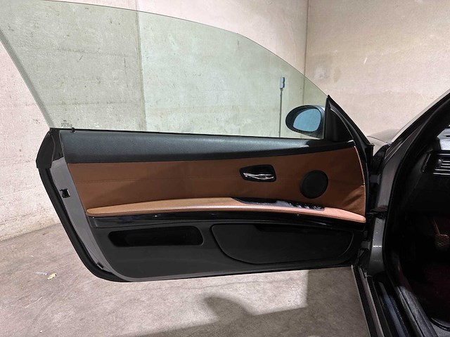 Bmw 325i cabrio 3.0 3-serie 218pk 2008 3-serie, 1-trx-62 - afbeelding 26 van  44