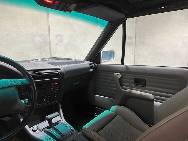 Bmw 325i cabriolet 170pk 1991 3-serie e30 youngtimer - afbeelding 18 van  44