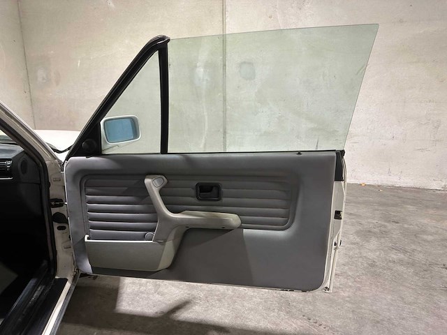 Bmw 325i cabriolet 170pk 1991 3-serie e30 youngtimer - afbeelding 31 van  44