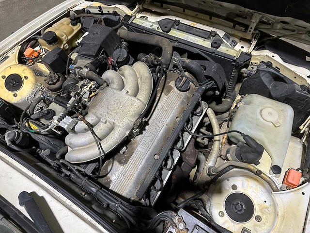 Bmw 325i cabriolet 170pk 1991 3-serie e30 youngtimer - afbeelding 37 van  44