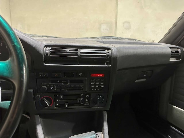 Bmw 325i cabriolet 170pk 1991 3-serie e30 youngtimer - afbeelding 24 van  43