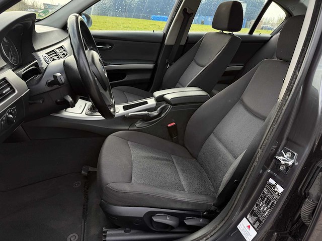 Bmw 325i dynamic executive automaat, 51-rt-dt - afbeelding 8 van  9