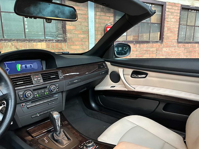 Bmw 325i high executive 217pk 2012 e93 3-serie cabriolet, 09-tgn-9 - afbeelding 13 van  44