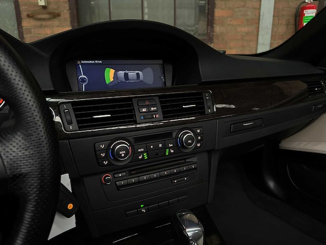 Bmw 325i high executive 217pk 2012 e93 3-serie cabriolet, 09-tgn-9 - afbeelding 22 van  44