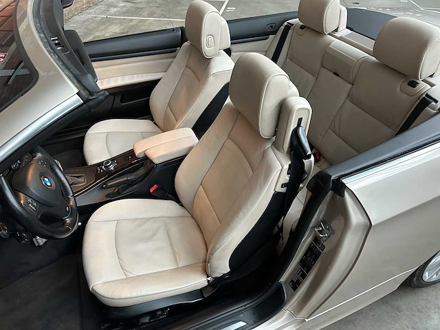 Bmw 325i high executive 217pk 2012 e93 3-serie cabriolet, 09-tgn-9 - afbeelding 26 van  44