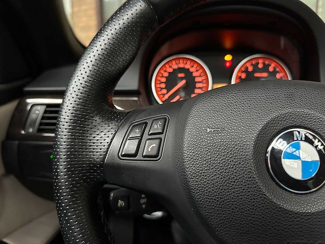 Bmw 325i high executive 217pk 2012 e93 3-serie cabriolet, 09-tgn-9 - afbeelding 16 van  44