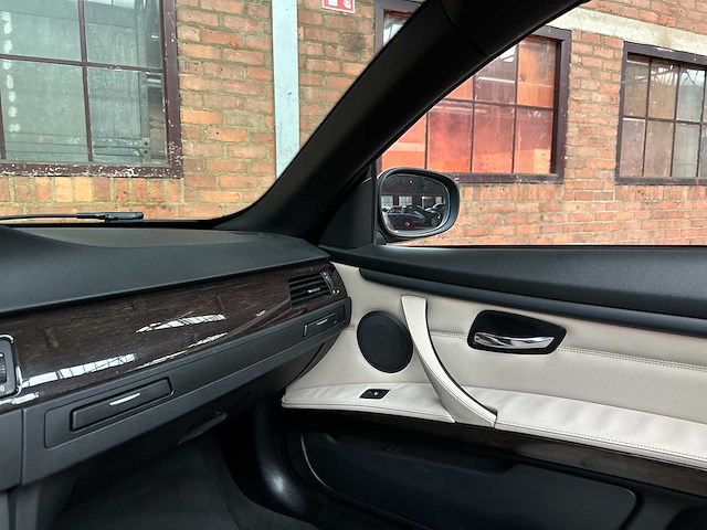 Bmw 325i high executive 217pk 2012 e93 3-serie cabriolet, 09-tgn-9 - afbeelding 24 van  44