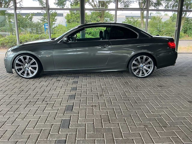 Bmw 328i cabriolet e93 | 3.0 i6 | 2011 modeljaar | youngtimer | 230 pk | achterwielaandrijving | btw auto - afbeelding 2 van  23