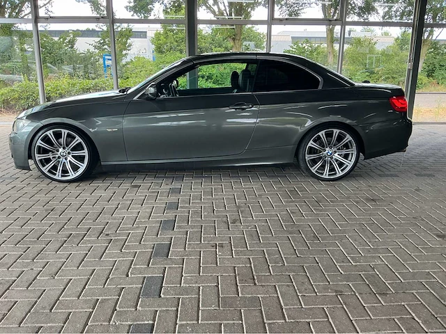 Bmw 328i cabriolet e93 | 3.0 i6 | 2011 modeljaar | youngtimer | 230 pk | achterwielaandrijving | btw auto - afbeelding 2 van  23