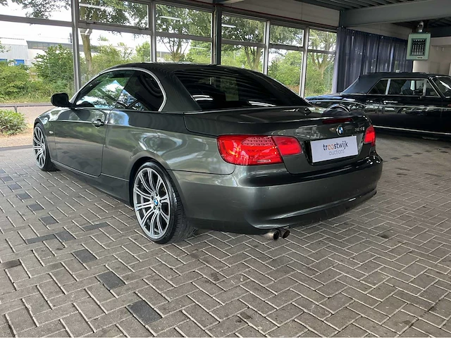 Bmw 328i cabriolet e93 | 3.0 i6 | 2011 modeljaar | youngtimer | 230 pk | achterwielaandrijving | btw auto - afbeelding 23 van  23