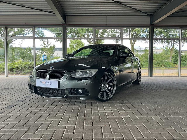 Bmw 328i cabriolet e93 | 3.0 i6 | 2011 modeljaar | youngtimer | 230 pk | achterwielaandrijving | btw auto - afbeelding 1 van  17