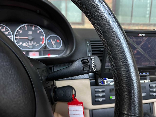 Bmw 330ci m-sport e46 231pk 2001 3-serie cabriolet (78.000km) youngtimer - afbeelding 16 van  39