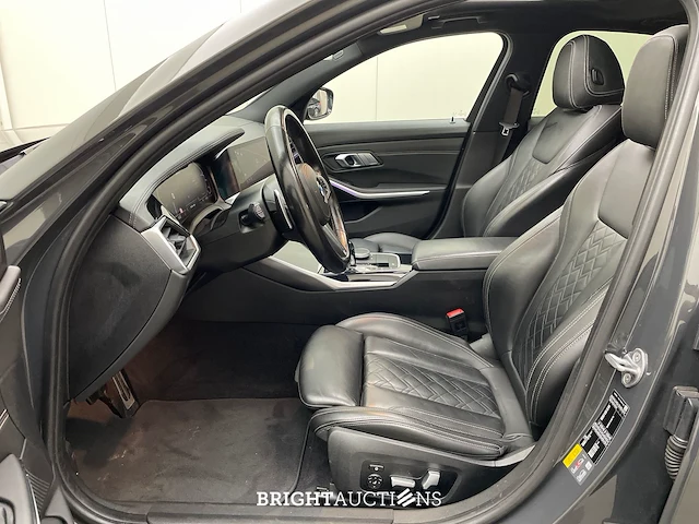 Bmw 330e 3-serie edrive edition 296pk 2020 (origineel-nl) 3-serie, j-751-tg - afbeelding 44 van  46