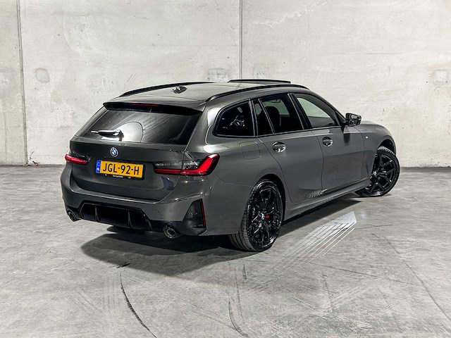 Bmw 330e touring 3-serie 292pk 2025 (origineel-nl + 1e eigenaar), jgl-92-h - afbeelding 10 van  56