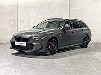 Bmw 330e touring 3-serie 292pk 2025 (origineel-nl + 1e eigenaar), jgl-92-h - afbeelding 1 van  56