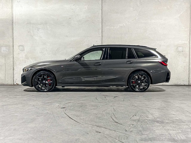 Bmw 330e touring 3-serie 292pk 2025 (origineel-nl + 1e eigenaar), jgl-92-h - afbeelding 17 van  56
