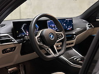 Bmw 330e touring 3-serie 292pk 2025 (origineel-nl + 1e eigenaar), jgl-92-h - afbeelding 18 van  56