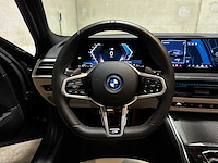 Bmw 330e touring 3-serie 292pk 2025 (origineel-nl + 1e eigenaar), jgl-92-h - afbeelding 19 van  56