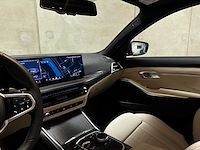 Bmw 330e touring 3-serie 292pk 2025 (origineel-nl + 1e eigenaar), jgl-92-h - afbeelding 20 van  56