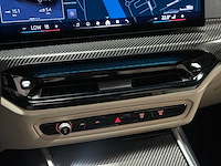 Bmw 330e touring 3-serie 292pk 2025 (origineel-nl + 1e eigenaar), jgl-92-h - afbeelding 31 van  56