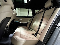 Bmw 330e touring 3-serie 292pk 2025 (origineel-nl + 1e eigenaar), jgl-92-h - afbeelding 43 van  56