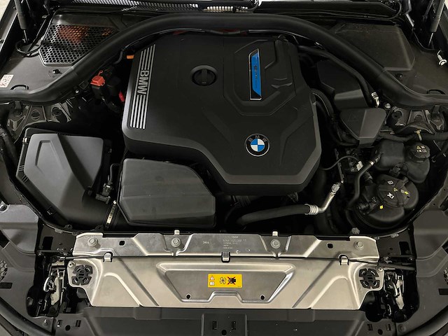 Bmw 330e touring 3-serie 292pk 2025 (origineel-nl + 1e eigenaar), jgl-92-h - afbeelding 51 van  56