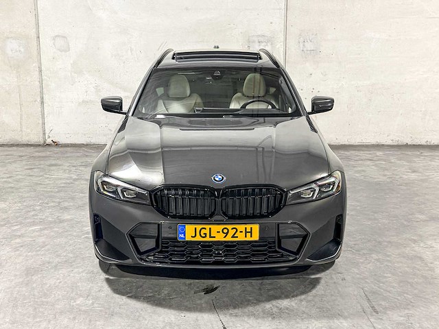 Bmw 330e touring 3-serie 292pk 2025 (origineel-nl + 1e eigenaar), jgl-92-h - afbeelding 56 van  56