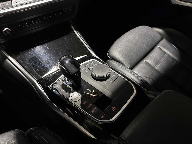 Bmw 330e touring business edition plus 184pk 2021 3-serie (origineel-nl + 1e eigenaar) l-480-tl - afbeelding 17 van  39