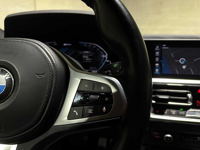 Bmw 330e touring business edition plus 184pk 2021 3-serie (origineel-nl + 1e eigenaar) l-480-tl - afbeelding 22 van  39