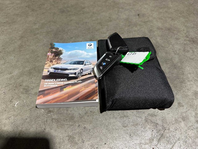 Bmw 330e touring business edition plus 184pk 2021 3-serie (origineel-nl + 1e eigenaar) l-480-tl - afbeelding 32 van  39