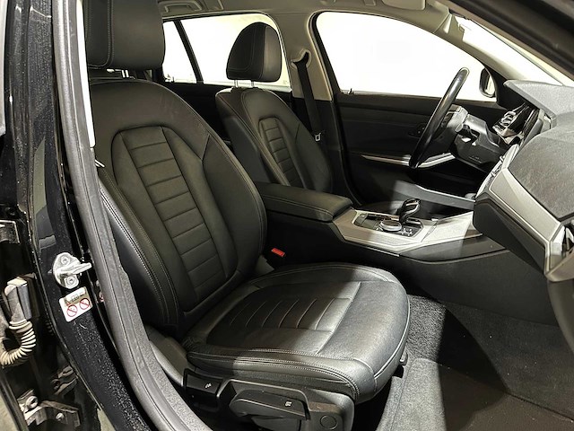 Bmw 330e touring g21 292pk 2021 (origineel-nl + 1e eigenaar), k-451-vl - afbeelding 46 van  50