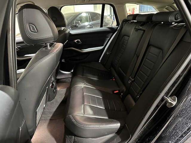 Bmw 330e touring g21 292pk 2021 (origineel-nl + 1e eigenaar), k-451-vl - afbeelding 30 van  50