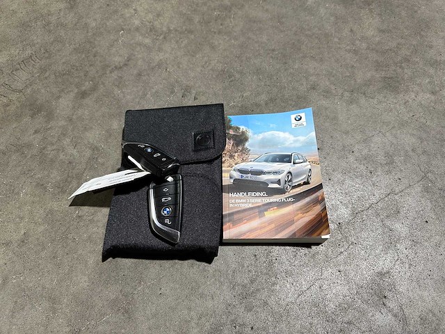 Bmw 330e touring g21 292pk 2021 (origineel-nl + 1e eigenaar), k-451-vl - afbeelding 46 van  50