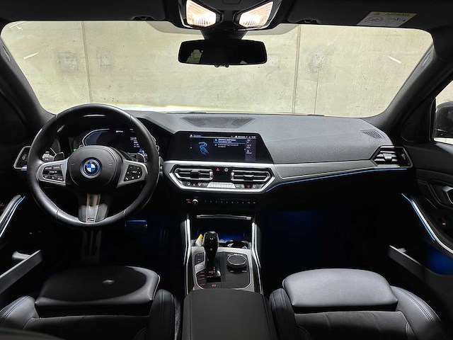 Bmw 330e touring m-sport business edition plus 184pk 2022 3-serie g21, x-990-th - afbeelding 11 van  62