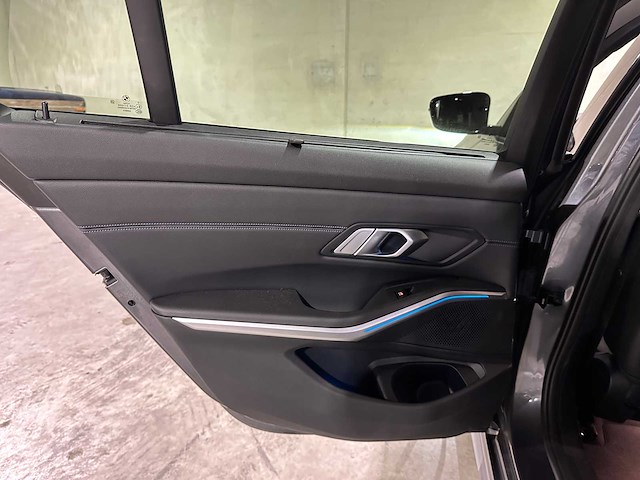 Bmw 330e touring m-sport business edition plus 184pk 2022 3-serie g21, x-990-th - afbeelding 38 van  62