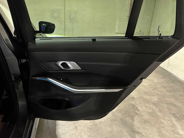Bmw 330e touring m-sport business edition plus 184pk 2022 3-serie g21, x-990-th - afbeelding 42 van  62
