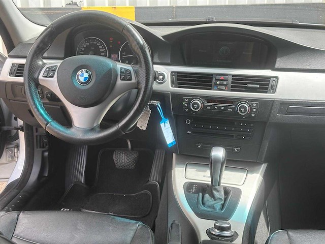 Bmw 330xd touring dynamic executive automaat - afbeelding 4 van  5