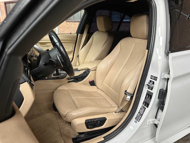 Bmw 335i activehybrid 3 306pk 2012, gbp-24-b - afbeelding 33 van  46